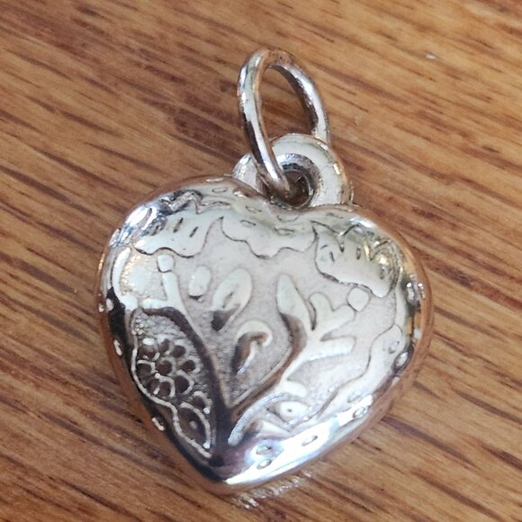 Jewelry - Heart Pendant * Bundle and Save!